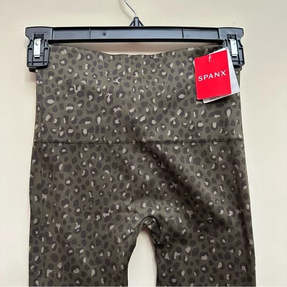 Spanx NWT Olive Leopard Look at Me Now Leggings - Picture 4 of 6